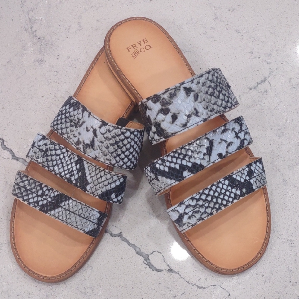 Women's Frye And Co. Evie Snake-Print Triple Strap Sandals - Black/Gray Size 8